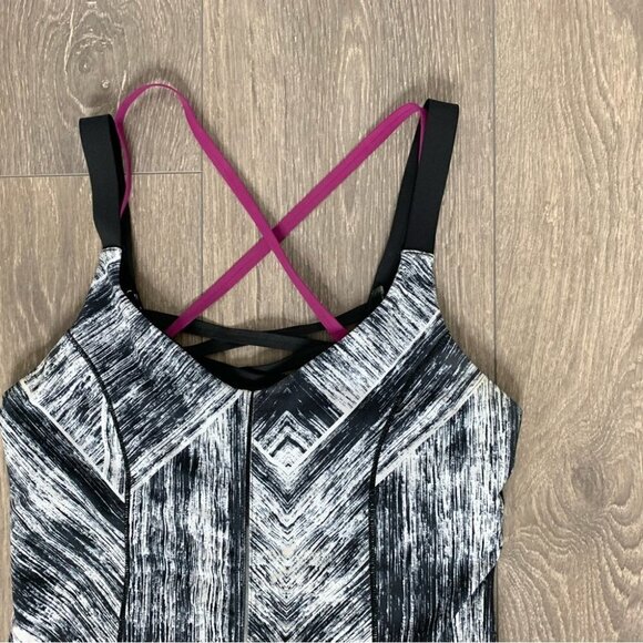 Lululemon Hot To Street Tank Top Heat Wave White Black Black Regal Plum Size 4 - Picture 5 of 10